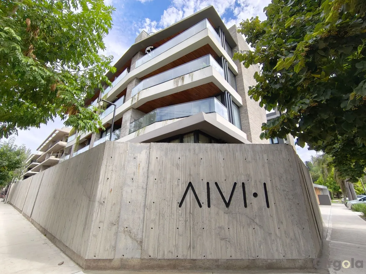 Apartamento de 2½ ambientes sem mobília com vaga de garagem em Ituzaingó (Parque Leloir)