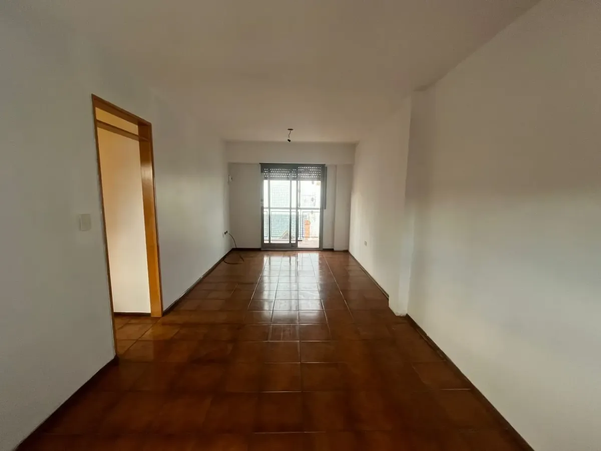 Apartamento de 3 ambientes com 2 quartos e vaga de garagem em San Martín Centro