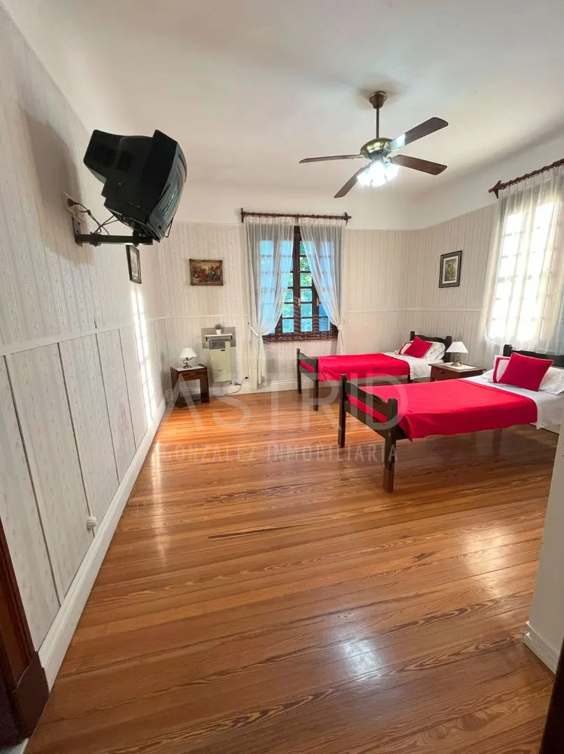 Furnished six-bedroom house with pool in Tigre