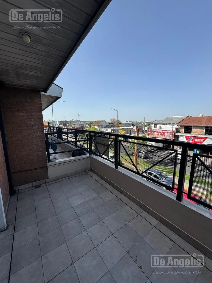 Ground-floor PH with 1 bedroom in Morón (Castelar)
