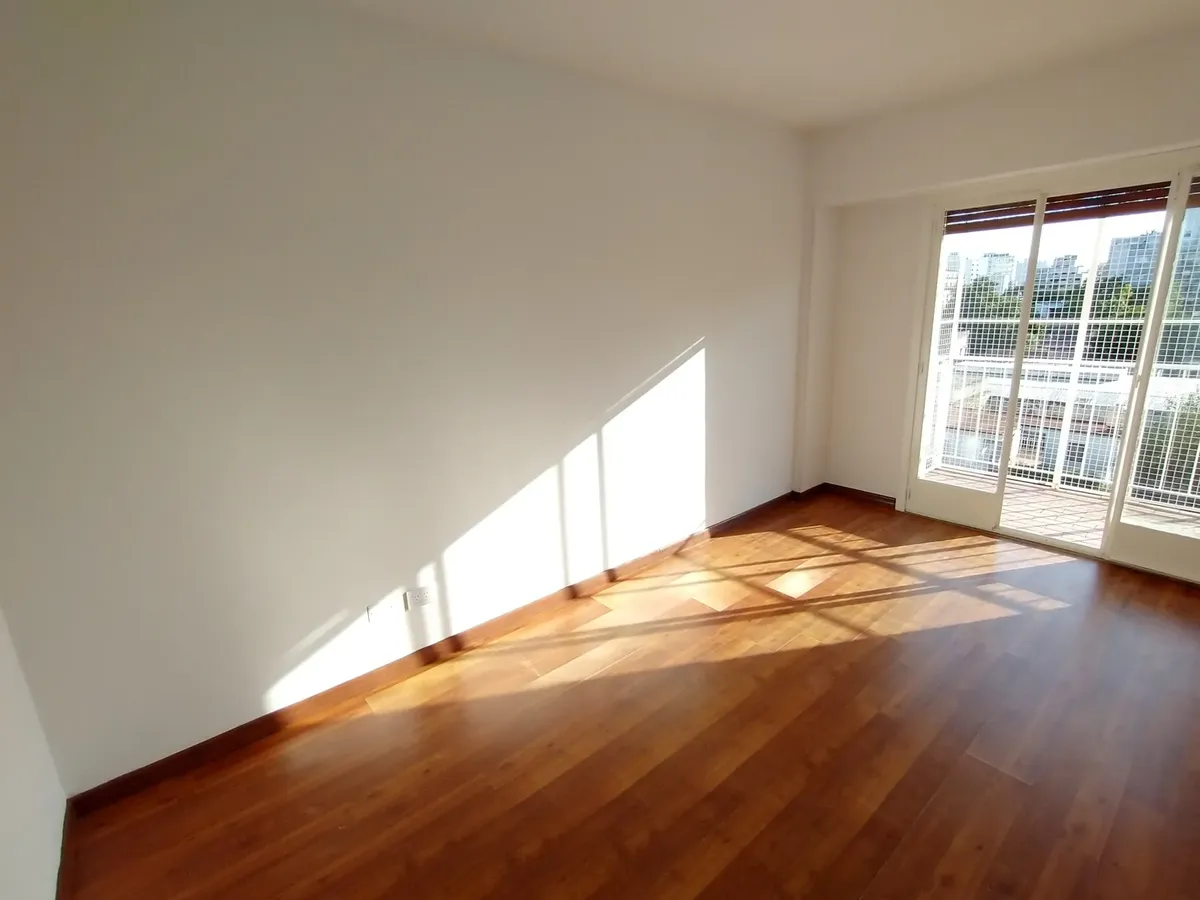 One-bedroom apartment in Agronomía with front balcony
