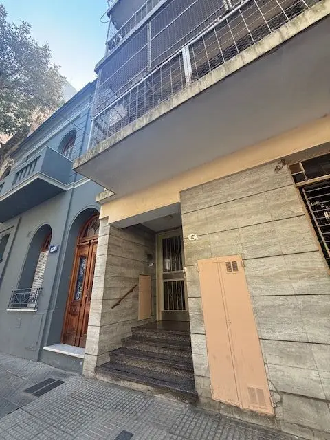 Departamento de 2 ambientes reciclado en La Boca