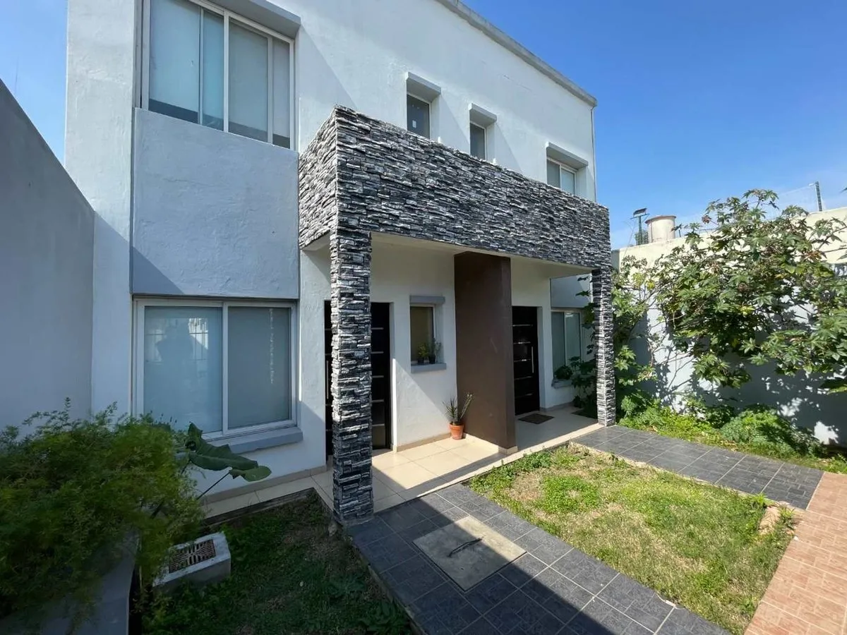 3-room duplex PH with patio in Villa Bosch