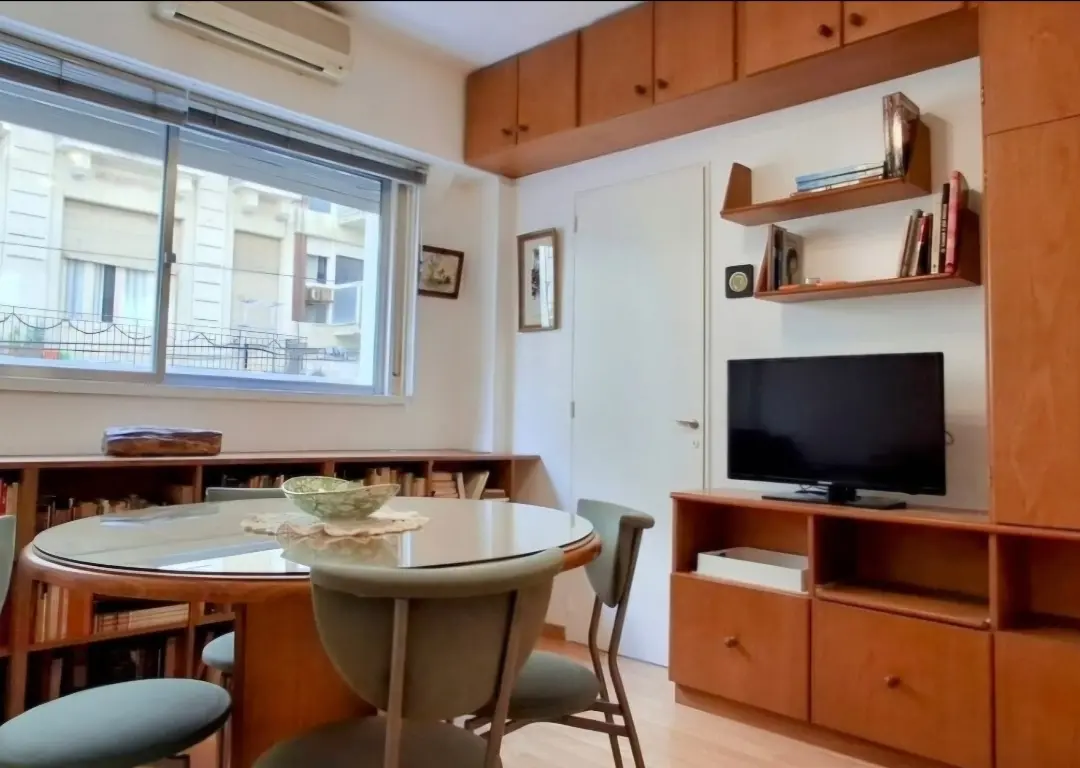 Kitnet mobiliado no centro de San Nicolás