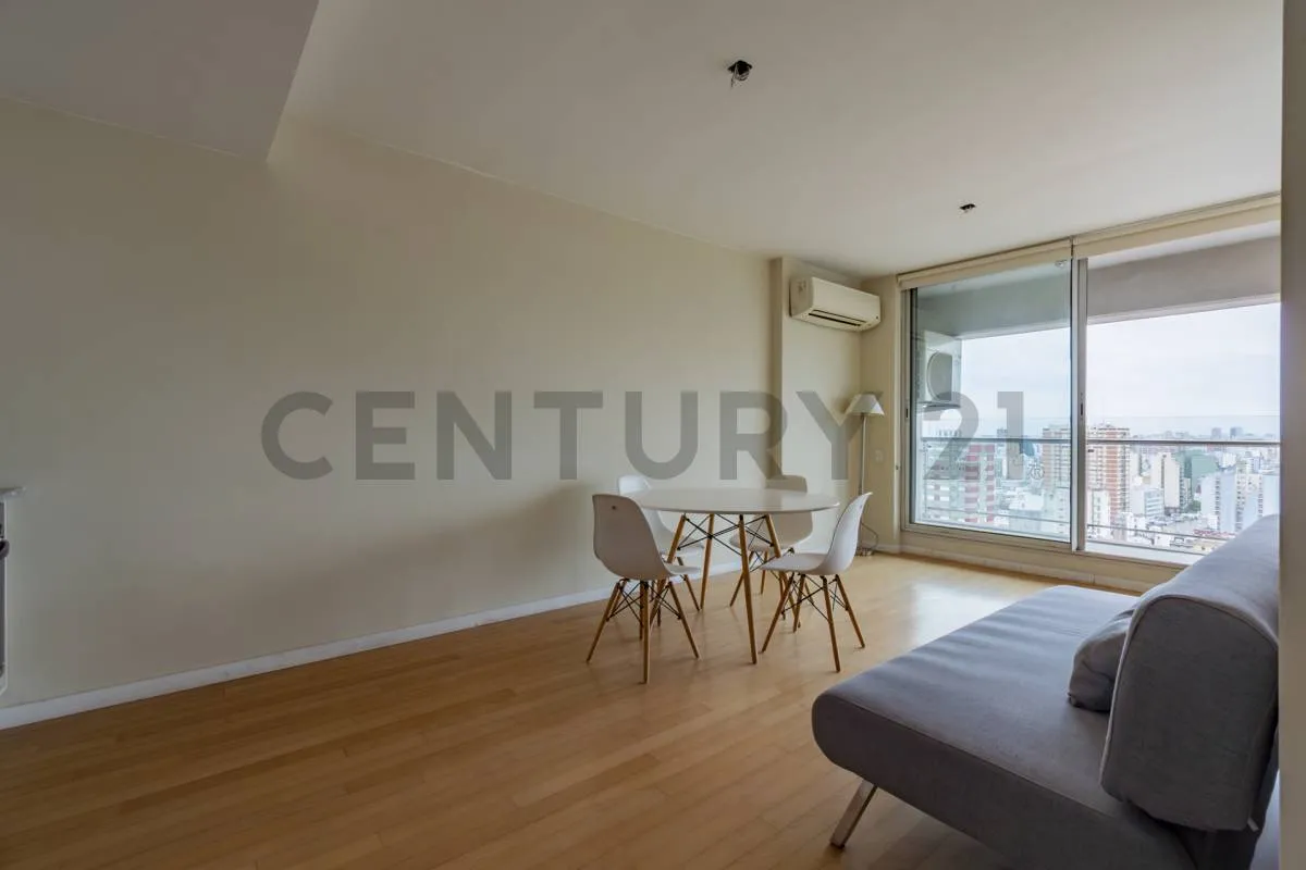 Kitnet de 1 quarto divisível com varanda em San Telmo