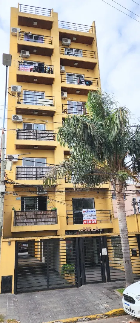 Apartamento de dois ambientes com vaga de garagem e varanda em Martín Coronado