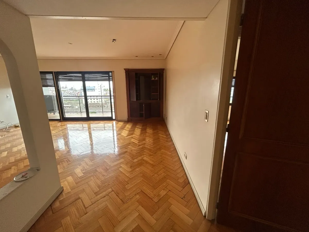 Apartamento com 3 quartos e 4 ambientes com 2 vagas em Retiro