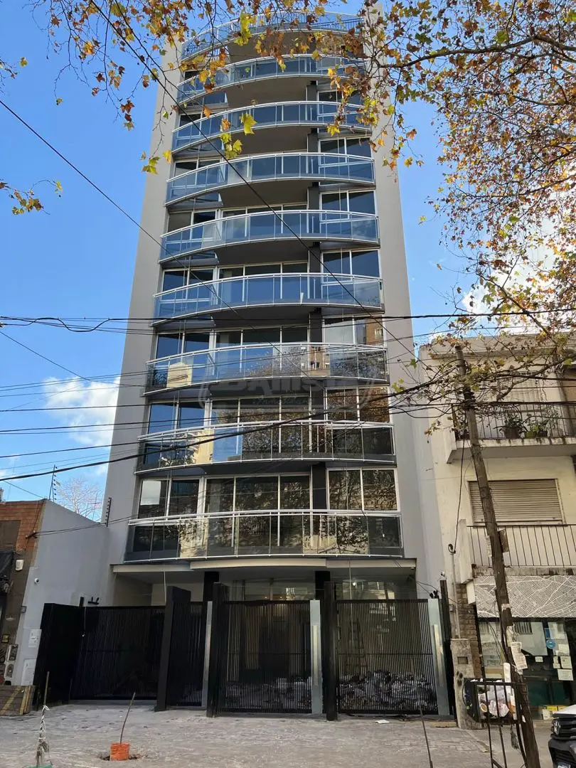 Two-room apartment with parking in Ramos Mejía Norte