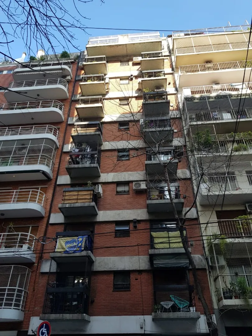 Квартира-студия в аренду в Recoleta с балконом и окнами во двор