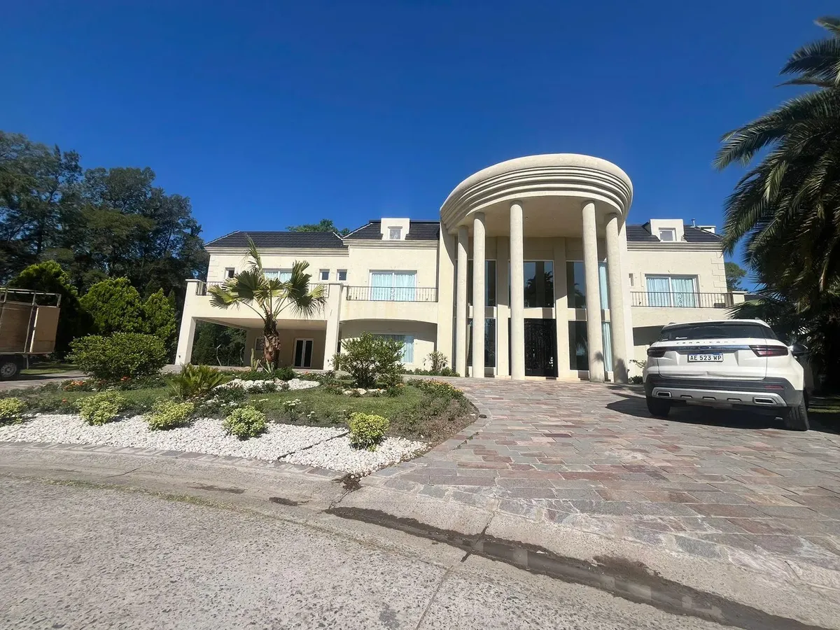 Six-bedroom house in Saint Thomas Oeste, Esteban Echeverría