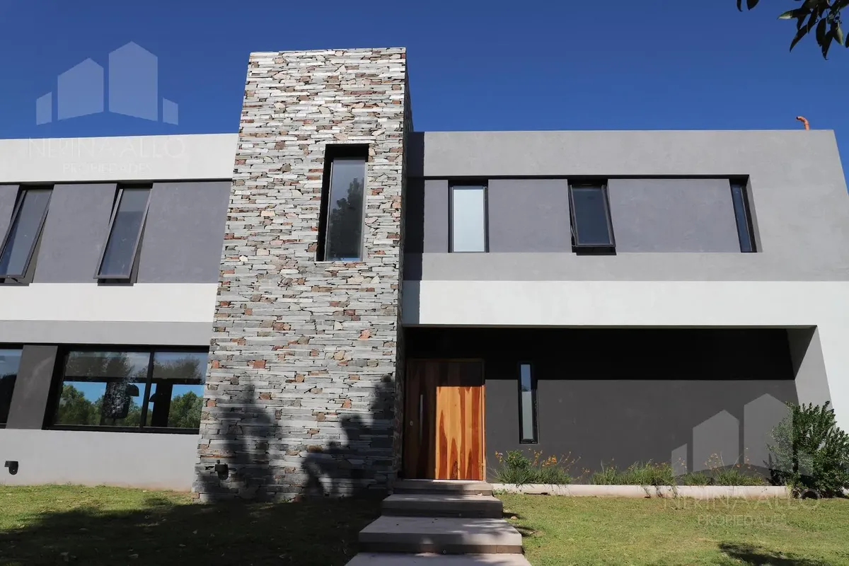 Six-room house with 5 bedrooms in Isla del Este, Tigre