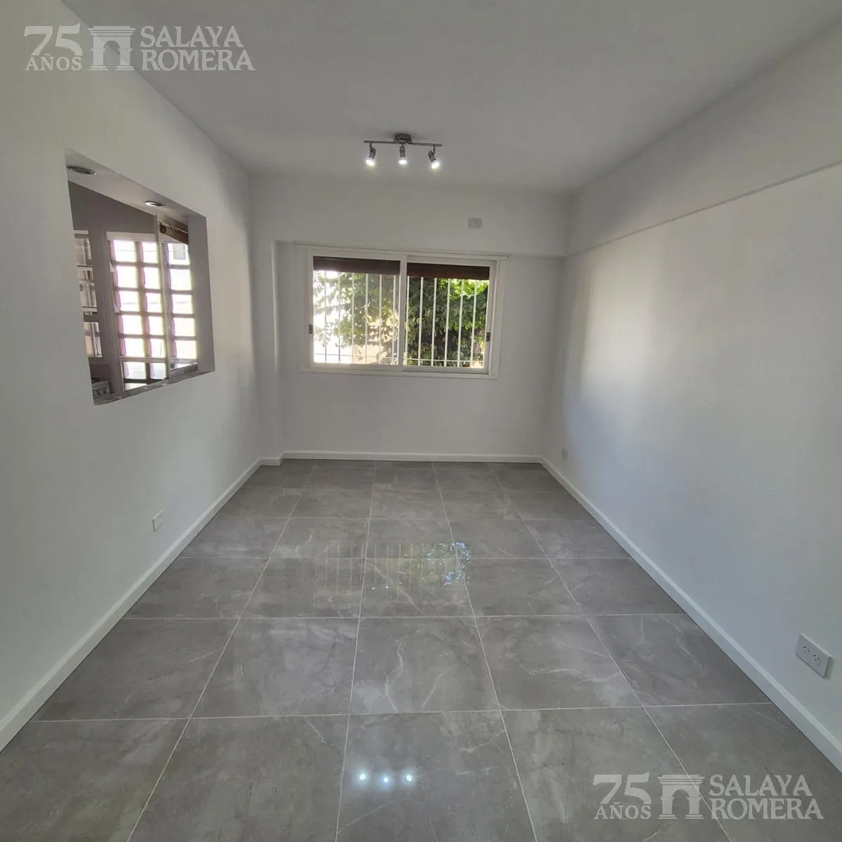 Departamento de 2 ambientes reciclado en Vicente López