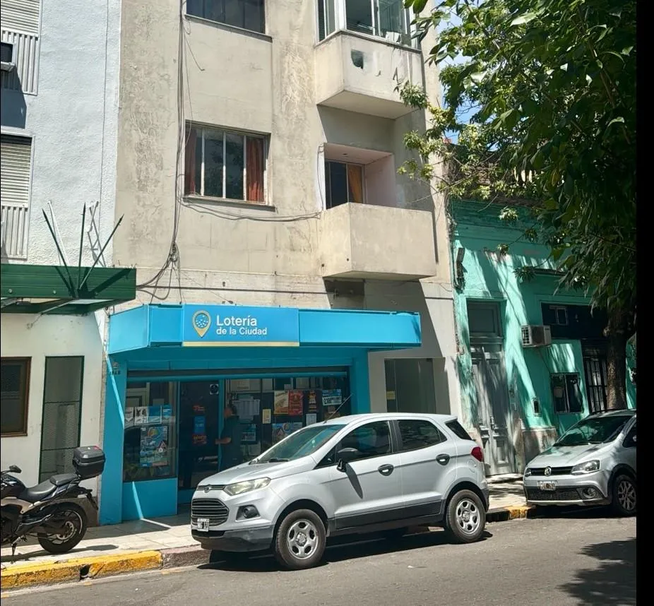Apartamento de 2 ambientes com varanda em Monserrat