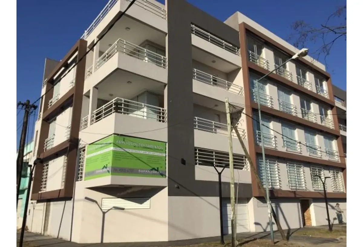 Bright studio apartment in Lanús