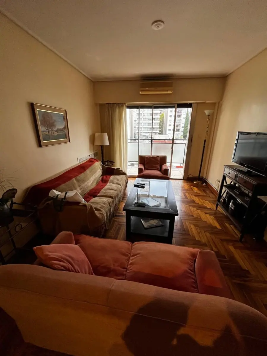 Four-room apartment with balcony in Recoleta
