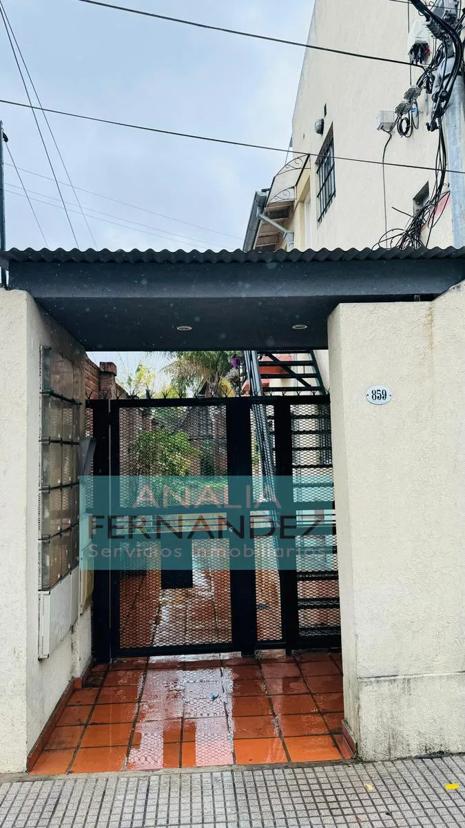 Departamento de 2 ambientes en planta baja en Hurlingham