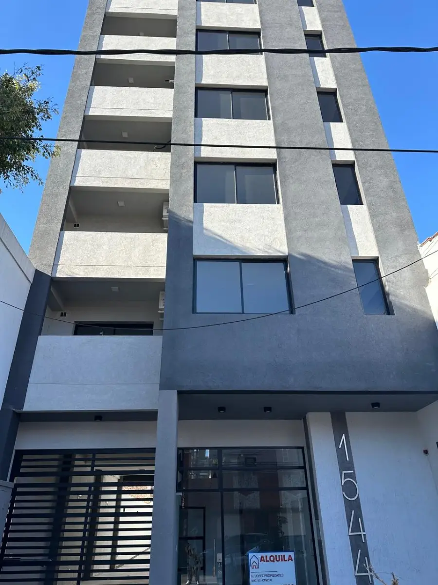New studio apartment for rent in Lanús