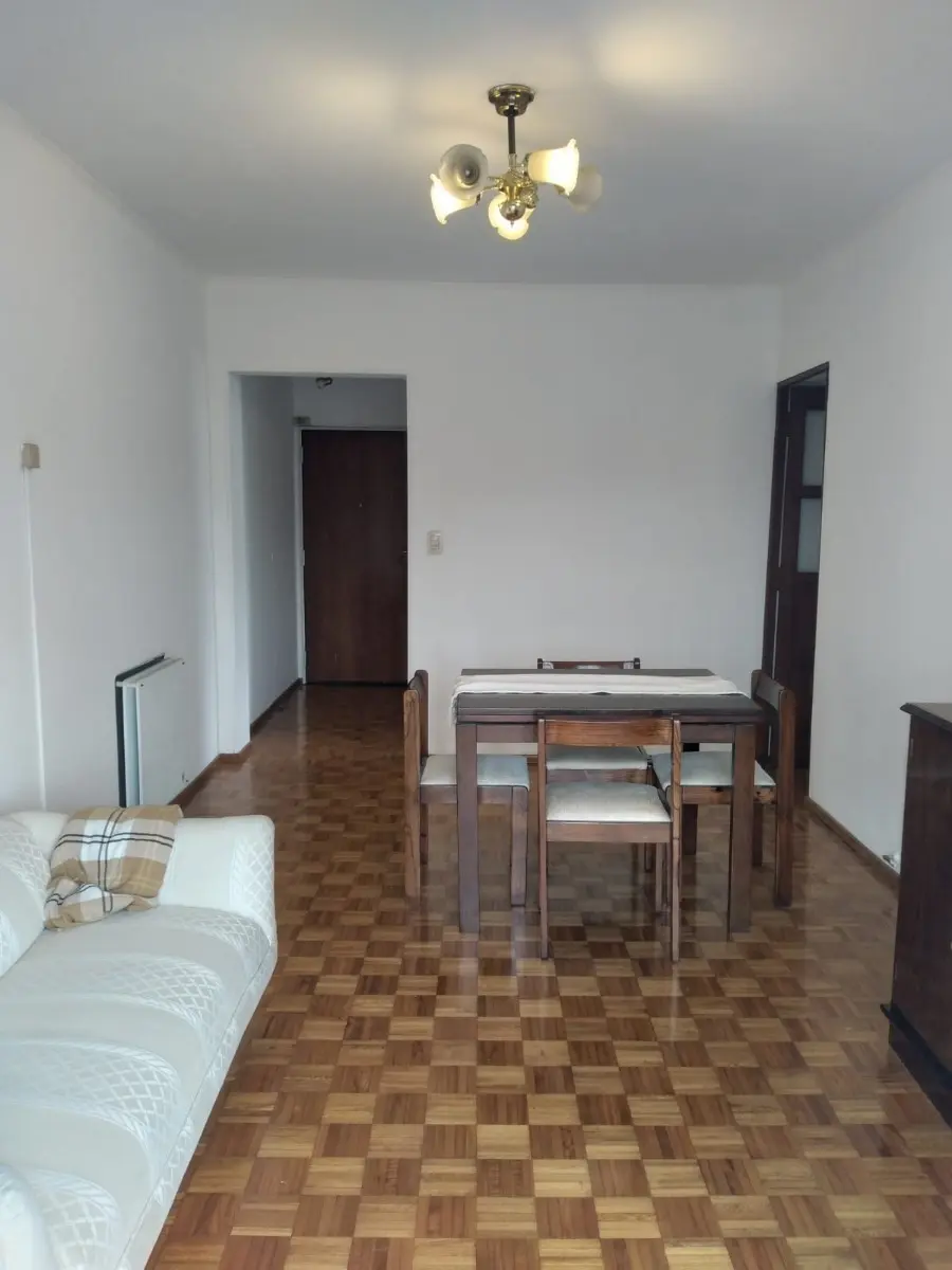Departamento de 3 ambientes con balcón en Almagro