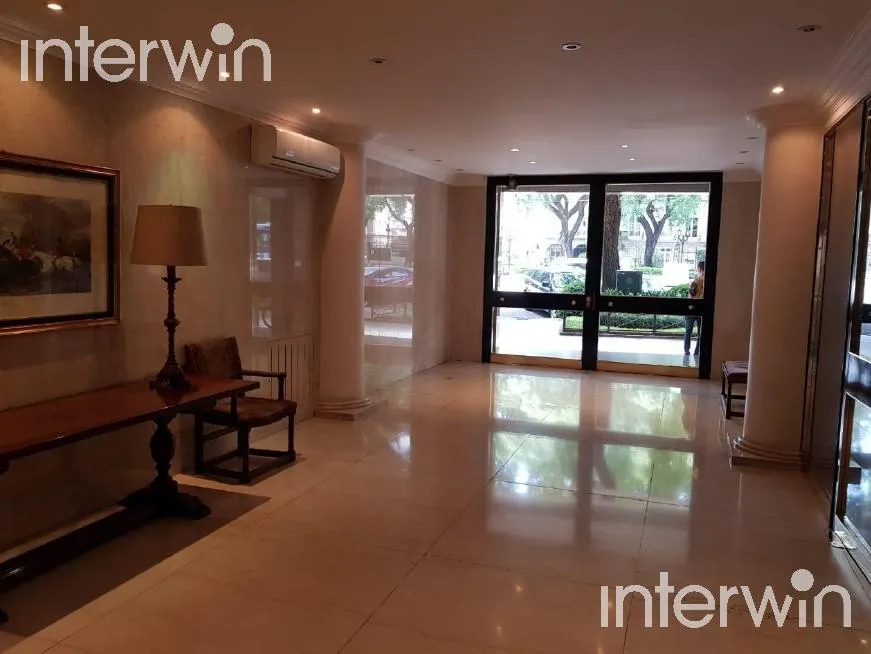 Furnished four-bedroom apartment with two parking spaces in Palermo