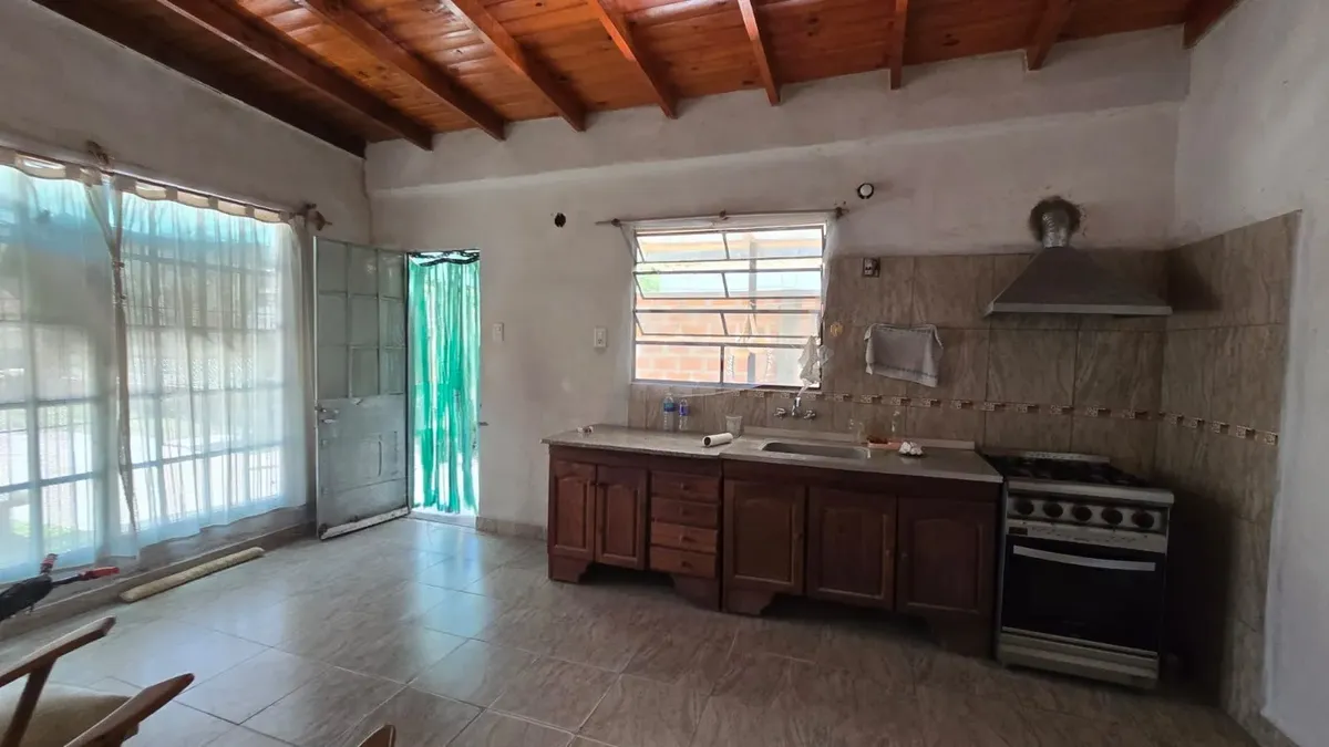 Casa de 3 ambientes para alugar em Ituzaingó Norte