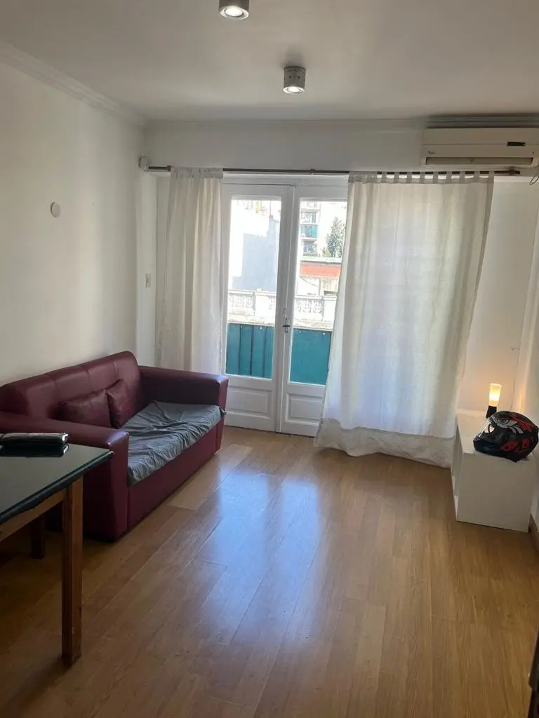 Departamento de 3 ambientes amoblado con balcón en Villa Crespo