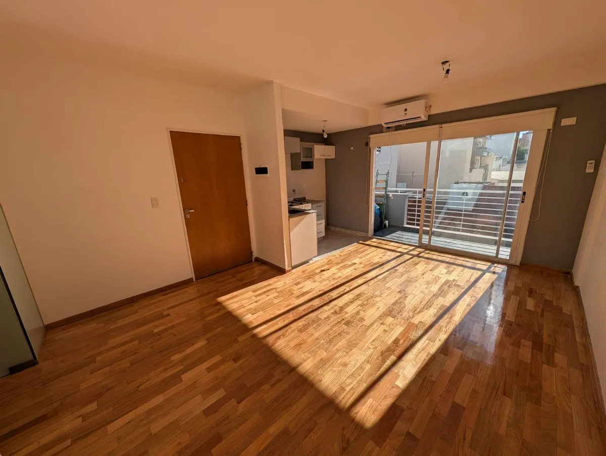 Apartamento de dois ambientes em Caballito com varanda