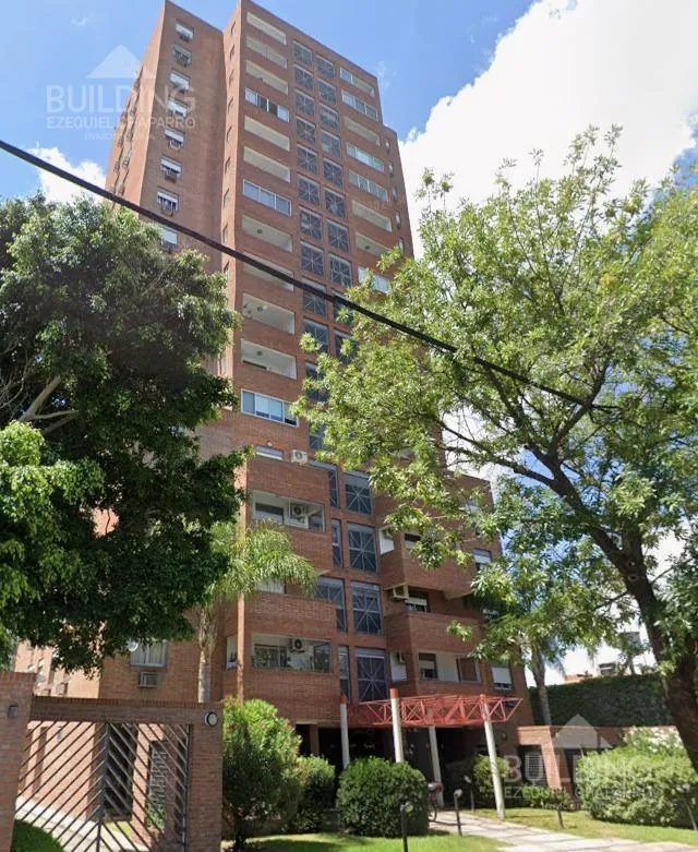 Departamento de 3 dormitorios al frente en La Plata