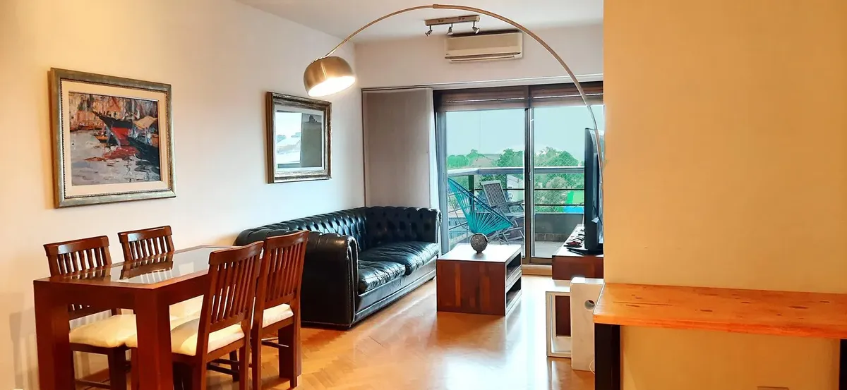 Two-room apartment with parking in Núñez