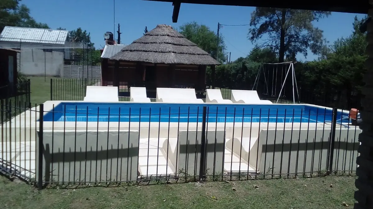 Casa de temporada com 4 dormitórios em General Rodríguez