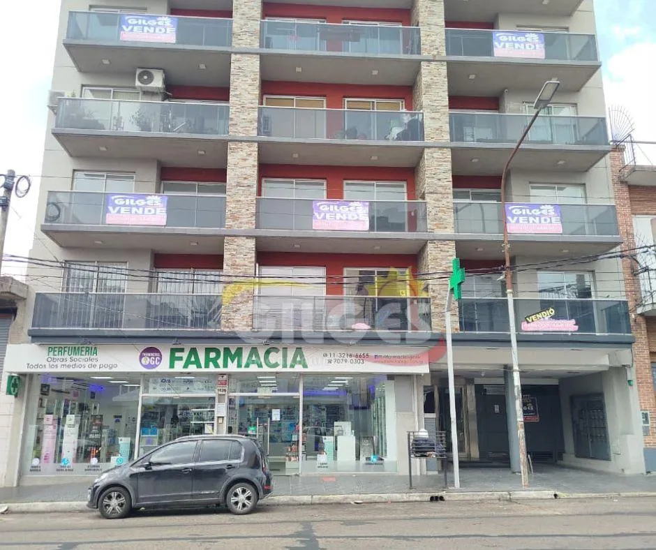 Three-room apartment with balcony and grill in Ramos Mejía