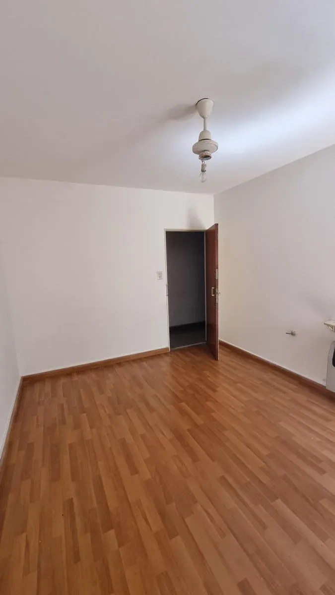 Квартира с 1 спальней в Avellaneda, Crucesita