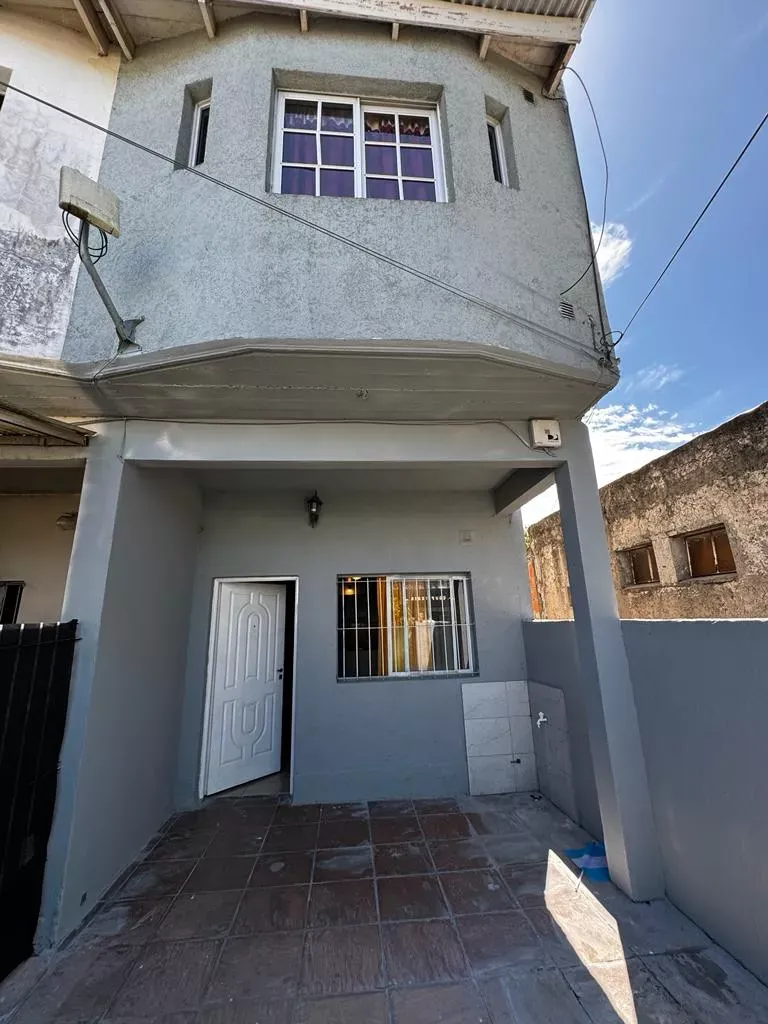 Dúplex De 3 Ambientes Con Cochera En Alquiler En San Miguel
