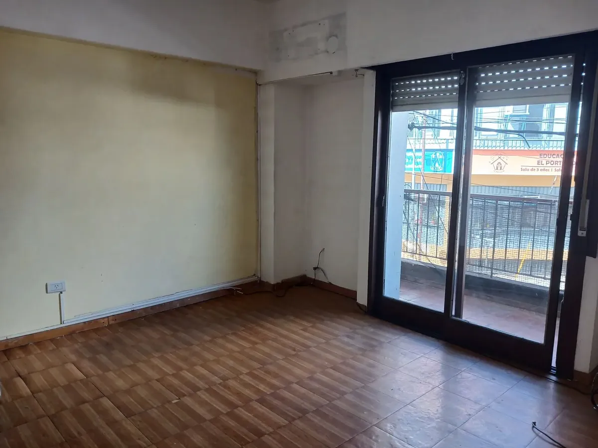 Two-room apartment with balcony in Tres de Febrero