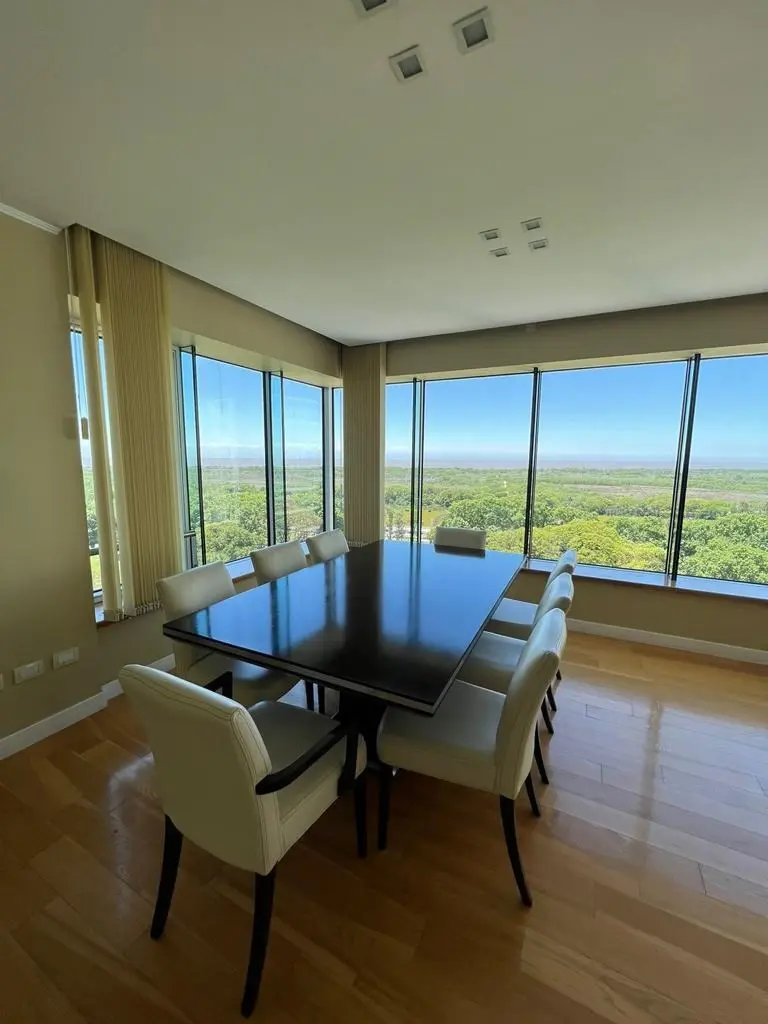 Furnished four-room apartment in Puerto Madero