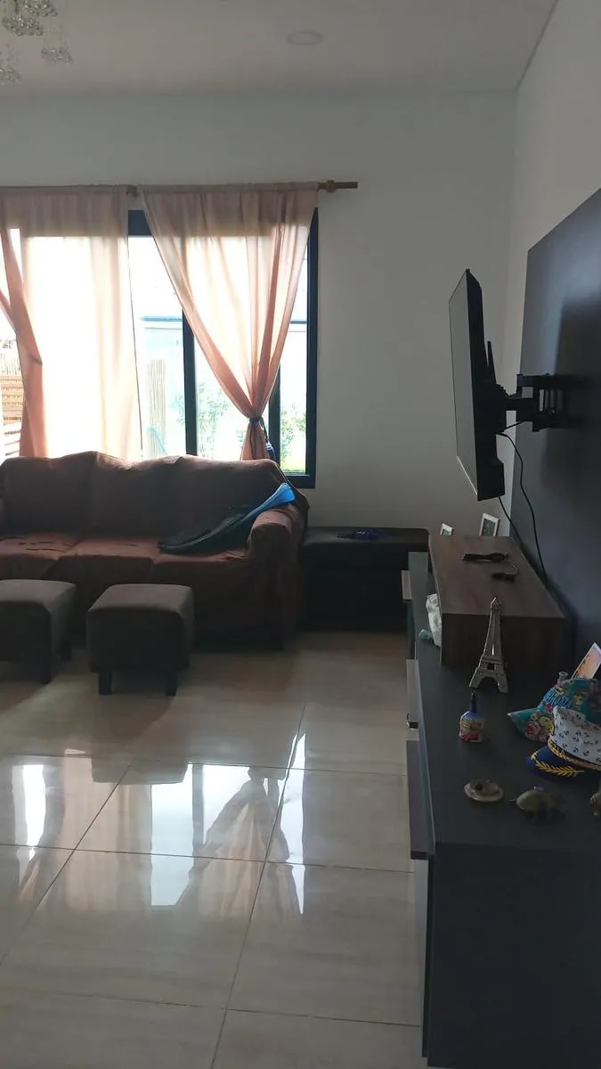 Casa de 4 dormitorios en alquiler temporario en Lagos de Canning