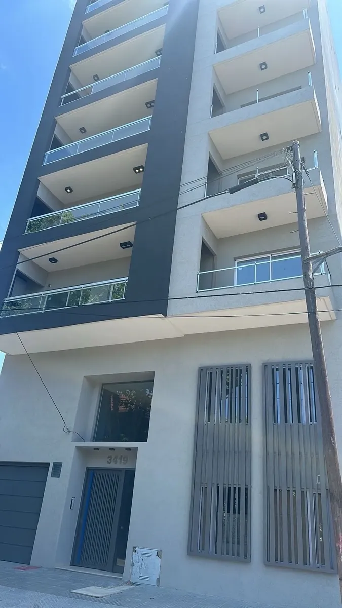 Apartamento de três ambientes com 2 dormitórios para alugar em Villa Ballester