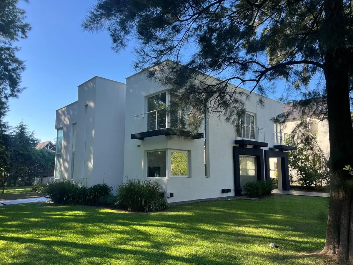 Casa em El Lauquen Country Club em Presidente Perón