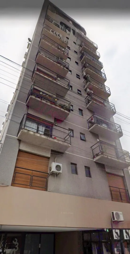 Departamento de 3 ambientes con cochera en Quilmes Centro