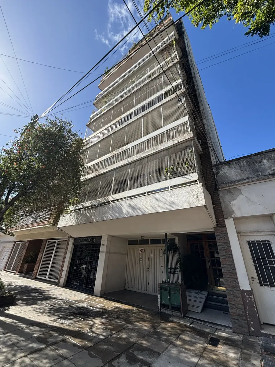 Apartamento de dois ambientes no terceiro andar em Liniers