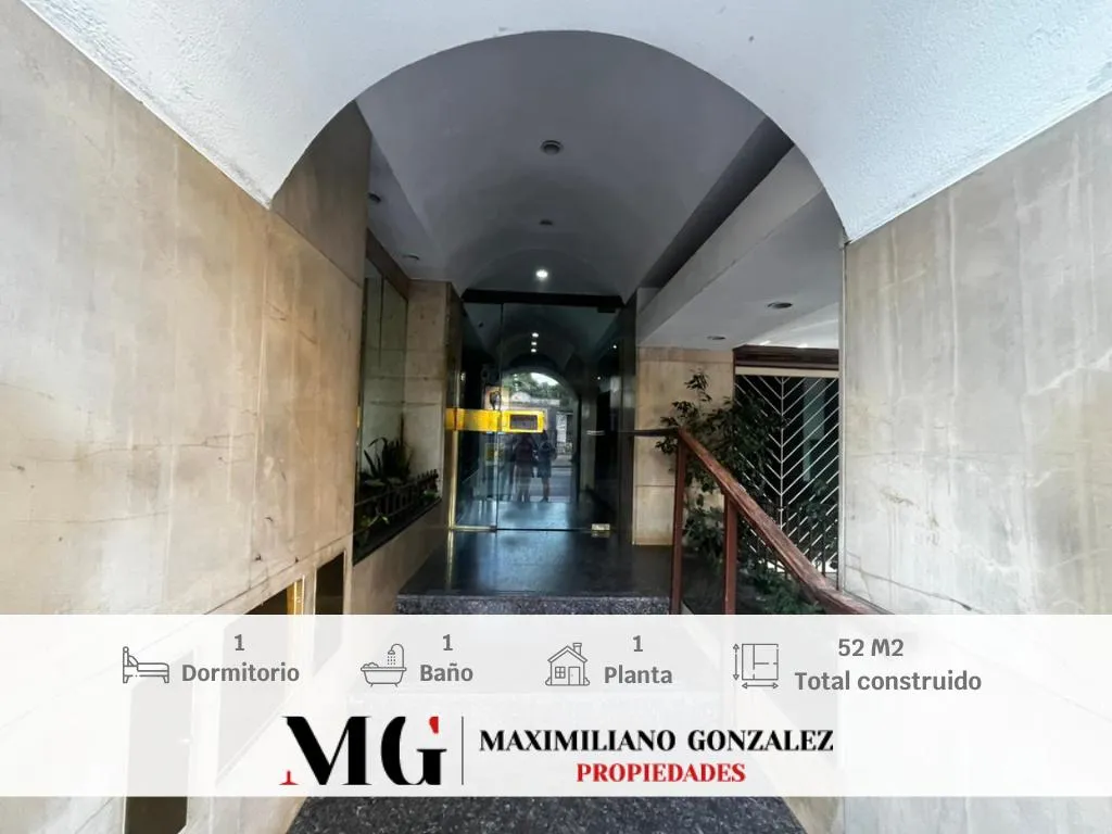 Two-room apartment with storage room in Lomas de Zamora