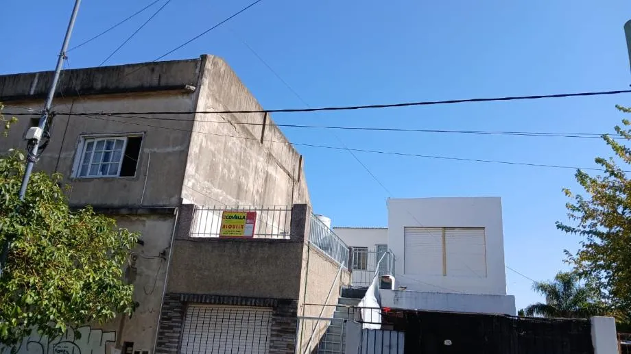 Apartamento tipo casa com 1 quarto em Lanús (Gerli Este)