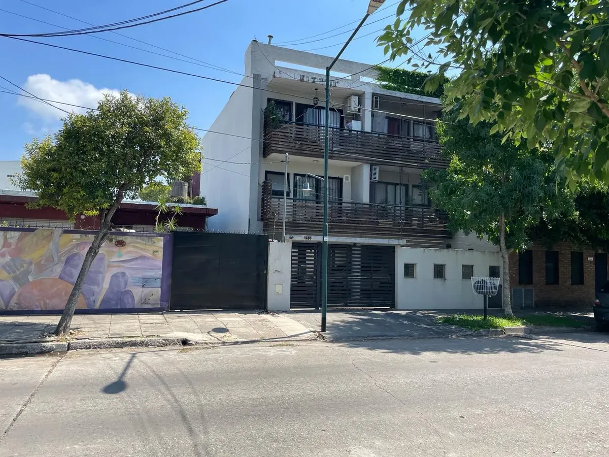 Departamento de 3 ambientes con cochera en La Calabria, San Isidro