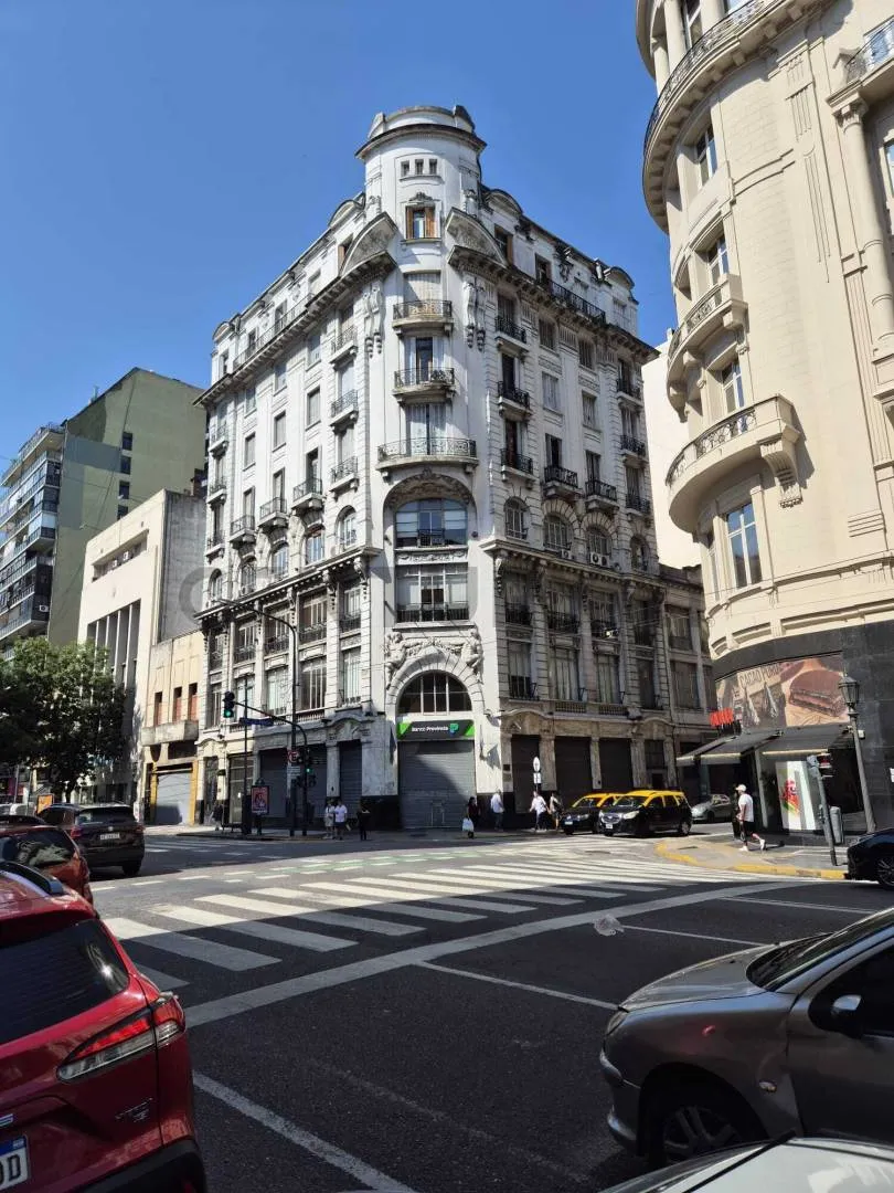 Apartamento de 4 ambientes com 3 dormitórios em Balvanera