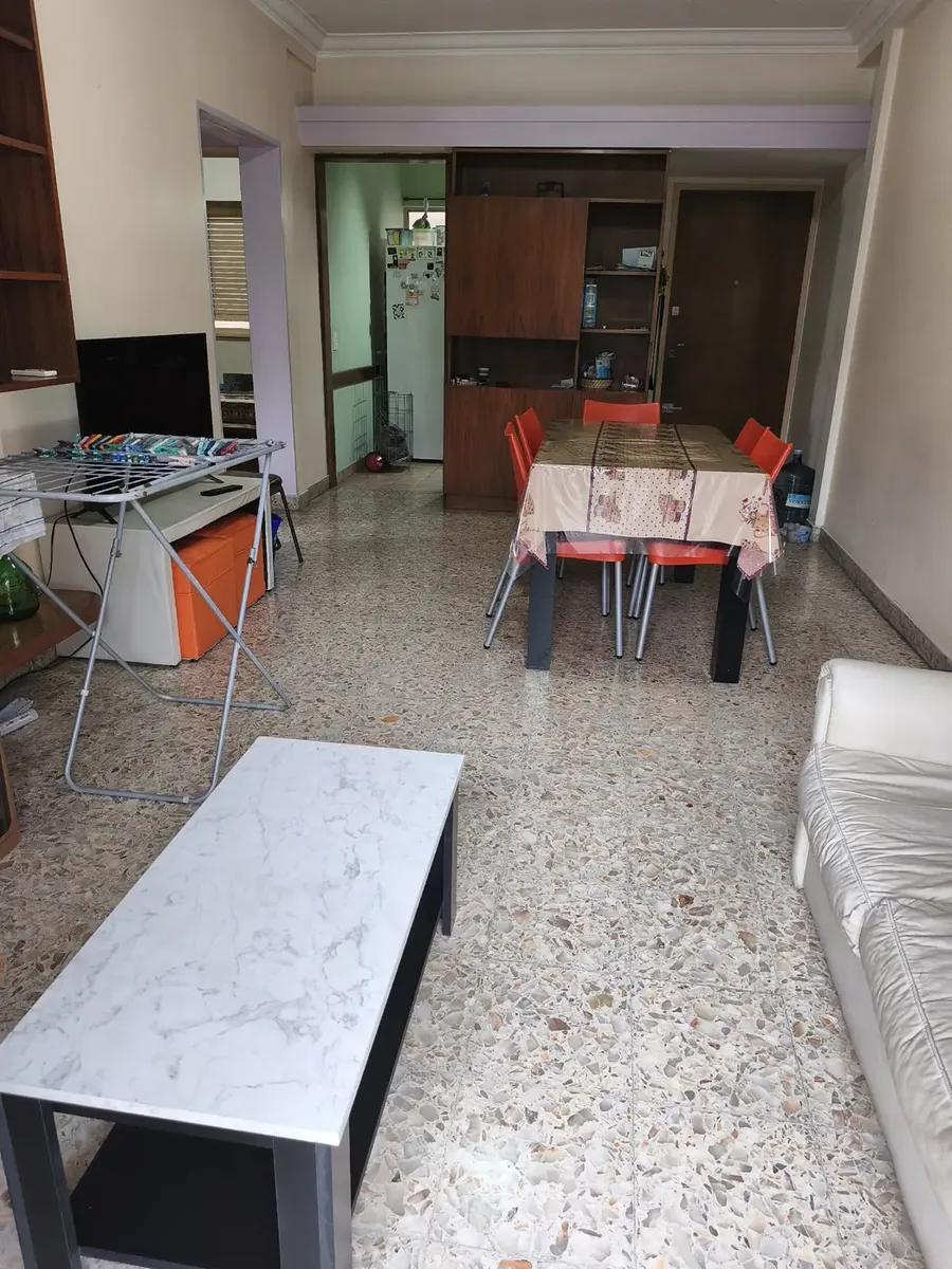 Departamento de 2 dormitorios con balcón al frente en Wilde