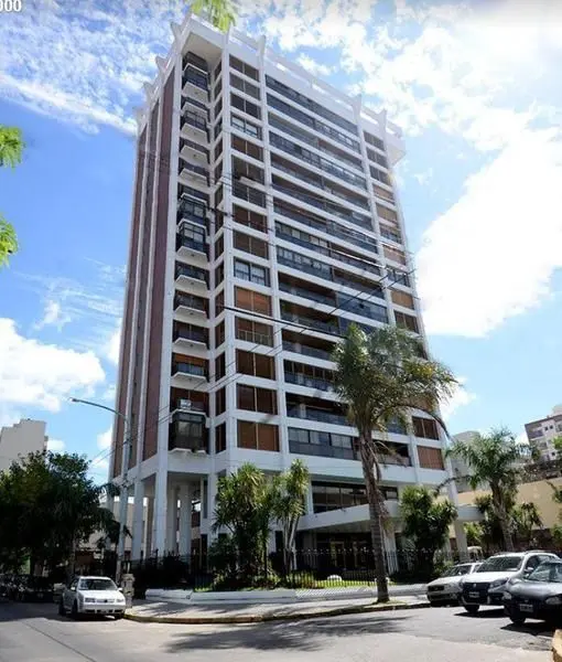 Четырёхкомнатная квартира в Quilmes Centro