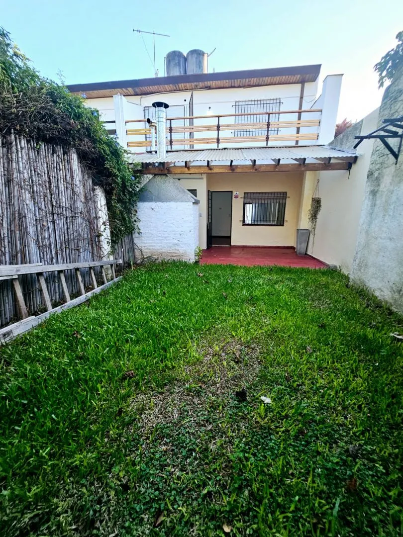 Apartamento duplex de 4 ambientes com 3 dormitórios em Martínez