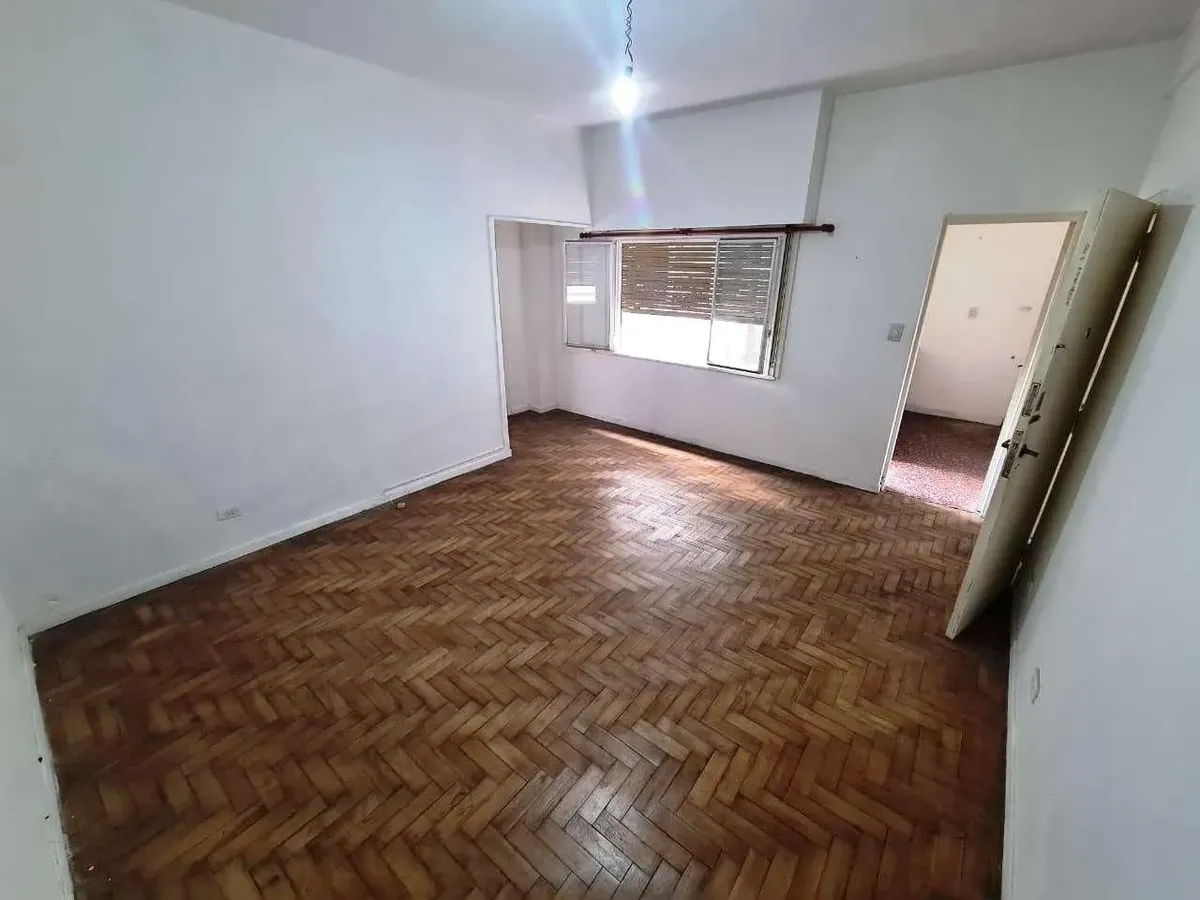 Apartamento de dois ambientes para aluguel em Lanús Centro