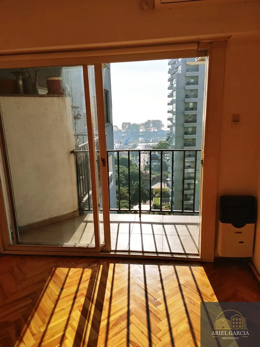 Studio apartment with balcony and river view in Olivos