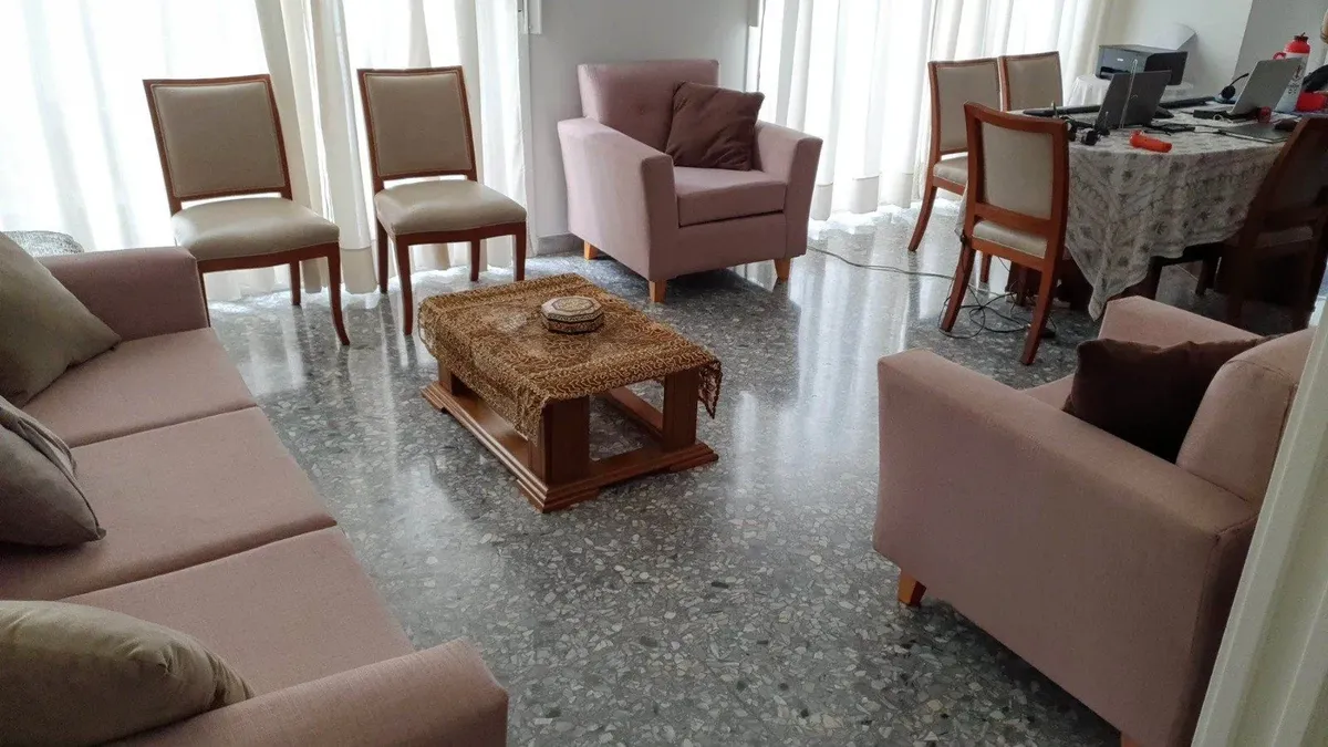 Трёхспальная квартира в Recoleta с двумя балконами и мебелью