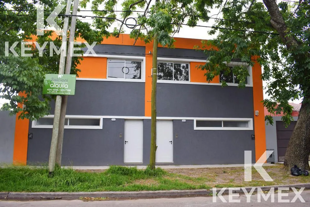 Duplex com 2 dormitórios em Los Hornos